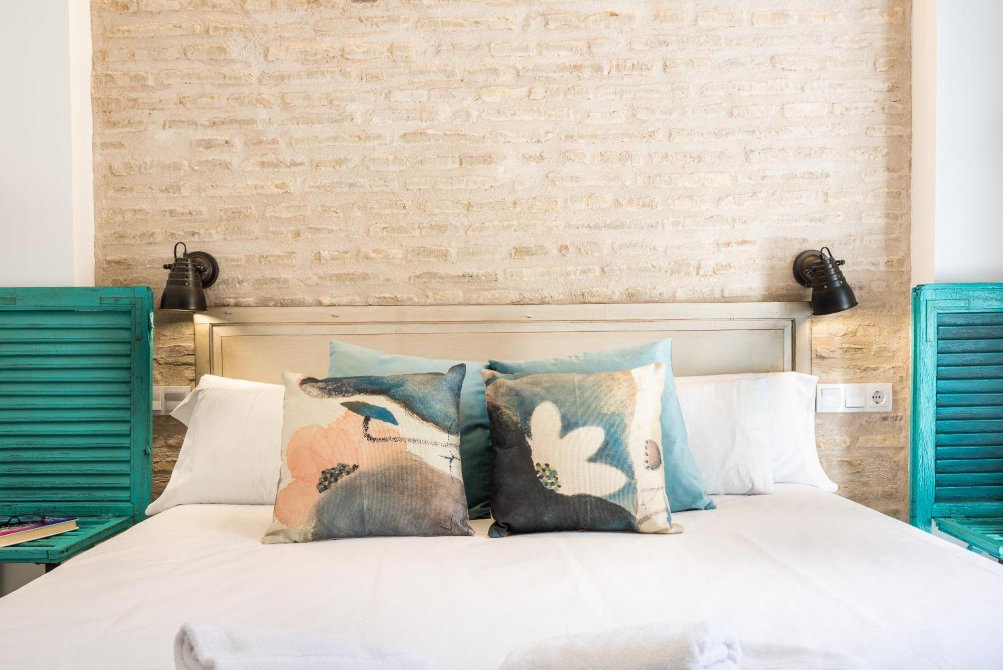 Acanthus Apartment