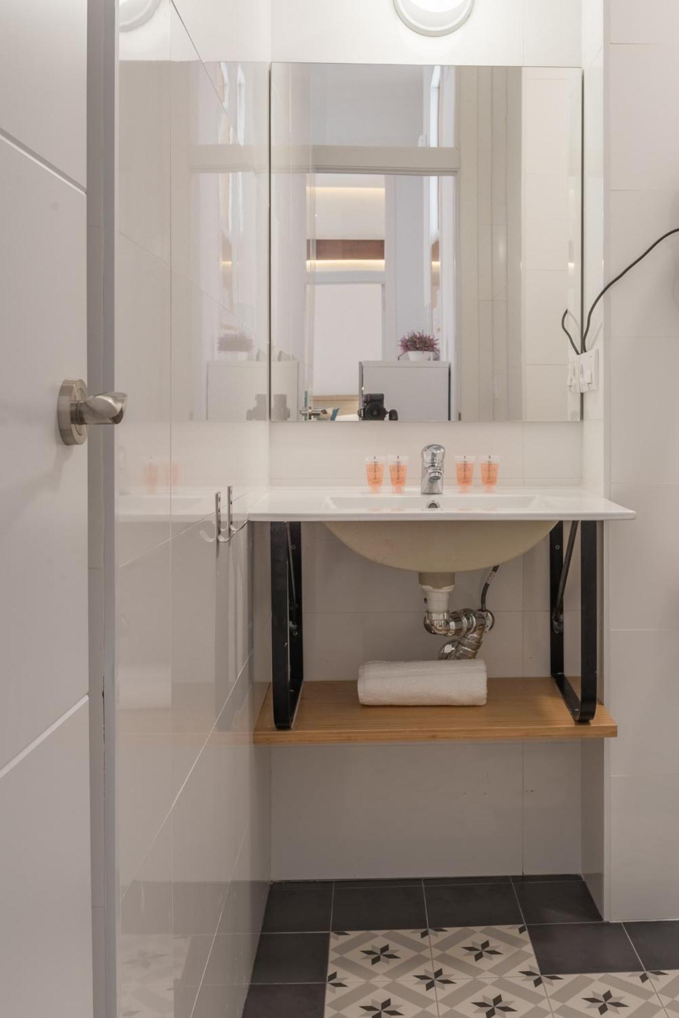Acanthus Apartment